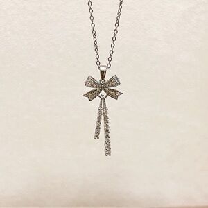 ✨ Sparkly cute dangle silver bow necklace